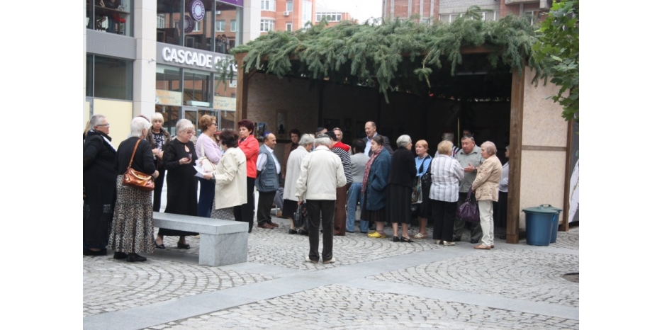 Праздник Хеседа в городской сукке
