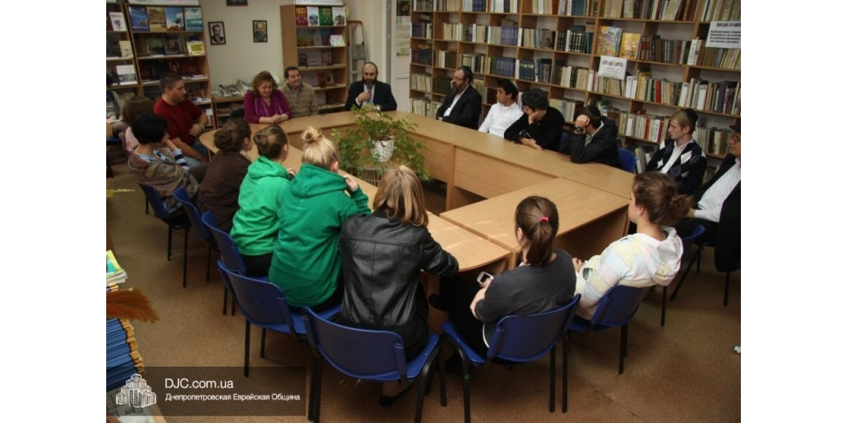 «Фонд Михаила и Инны Рогачий» объявил условия конкурса на получение стипендии имени Анны Буяновер в этом учебном году