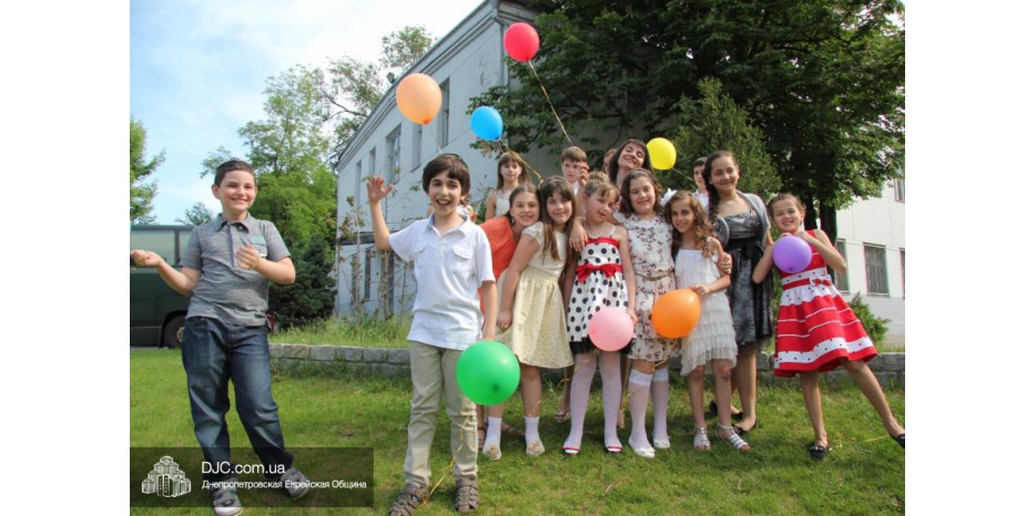 В еврейской школе прошел выпускной для 4-А класса