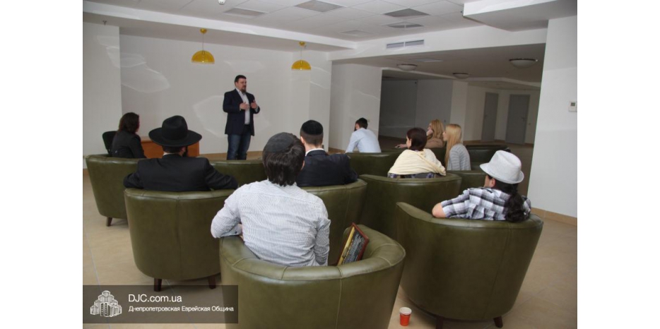 Первый семинар директоров молодежных клубов сети «See The Light»