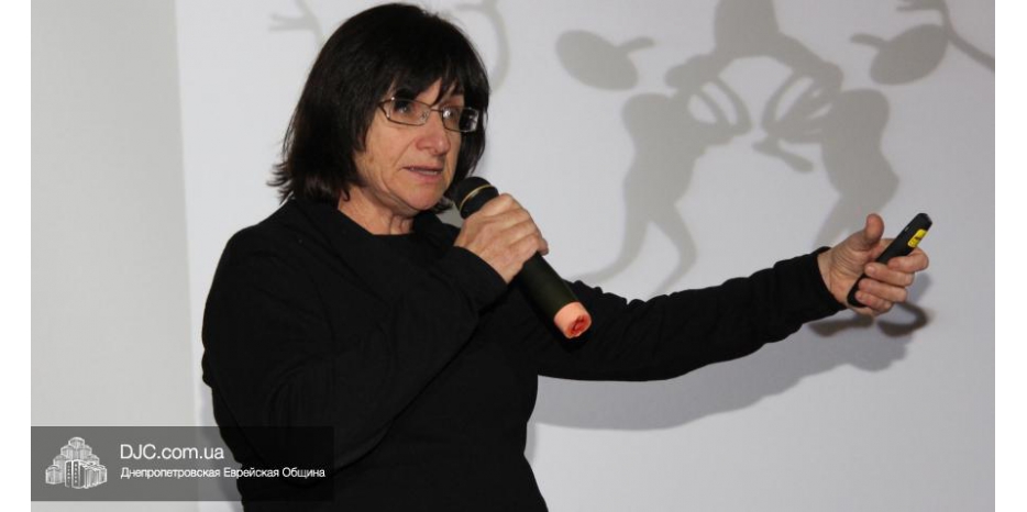 «У каждого ребенка должна быть национальность!» – Ронда Сойфер выступила в «Меноре» с лекцией о правах ребенка