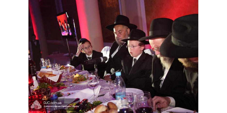 Торжество по поводу Бар-мицвы Ехиэля Вебера в «Меноре»!