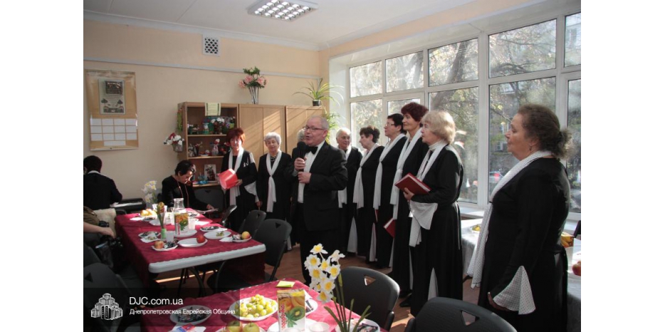 Музыкальный хор луганского «Хеседа» в Днепропетровске: большой концерт в клубе «Фрейлахс» и экскурсия по Музею
