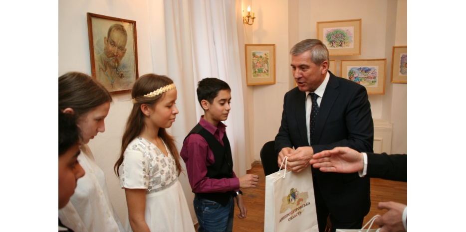 На чтении стихов Шевченко на разных языках Анна Дацковская прочитала на иврите «Минають дні