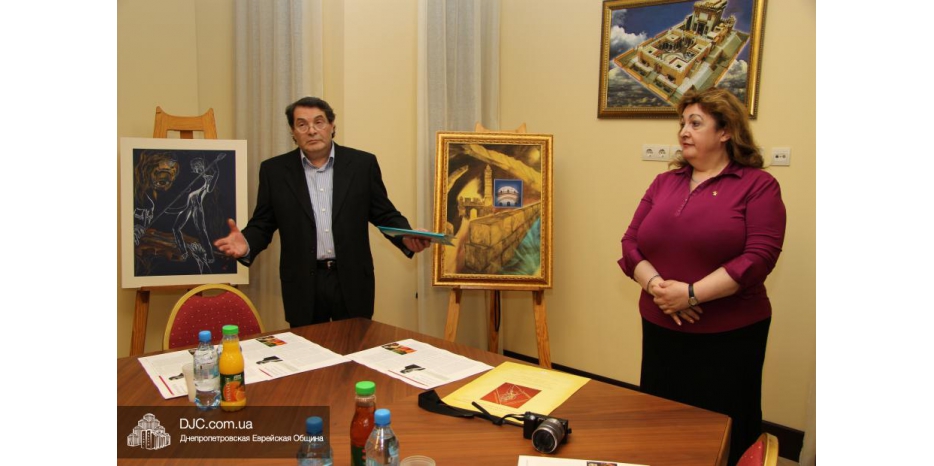 «Сила Света» фонда Рогачий: вручение картин