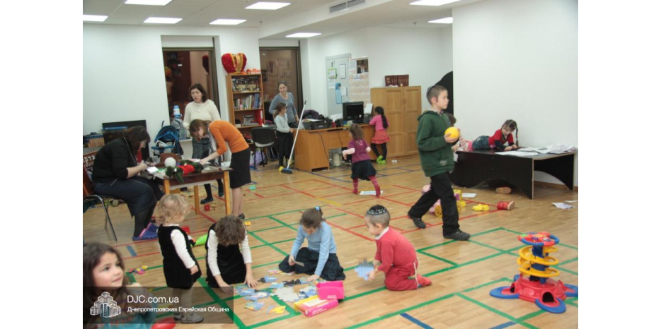 В «Kids Zone» провели детский фарбренген в честь Нового года хасидизма