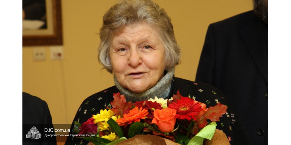 Юбилей Аллы Гельберг: поздравление раввина и общины