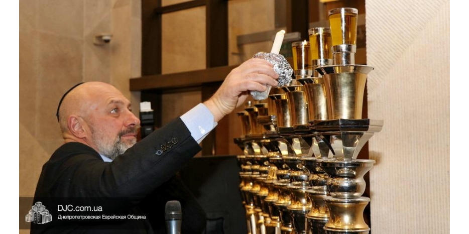 «Ханука в Меноре 5781». Зажжение третьей свечи Президентом общины
