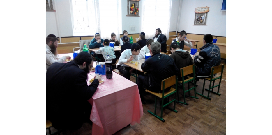 В иешиве-ктана прошли фарбренгены в честь Юд Шват