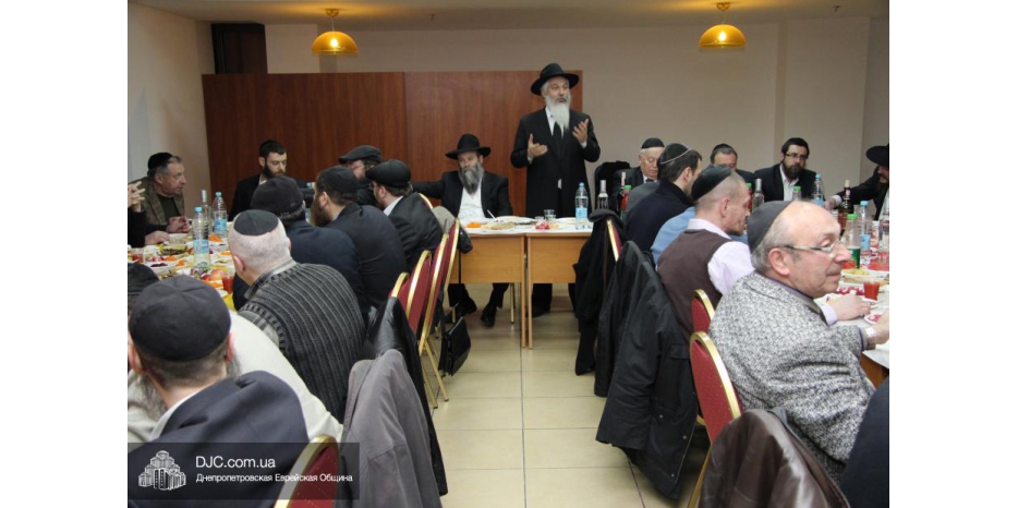 Лидер русскоязычной общины Торонто раввин Йосеф Зальцман провел ряд лекций и фарбренгенов в Днепропетровске