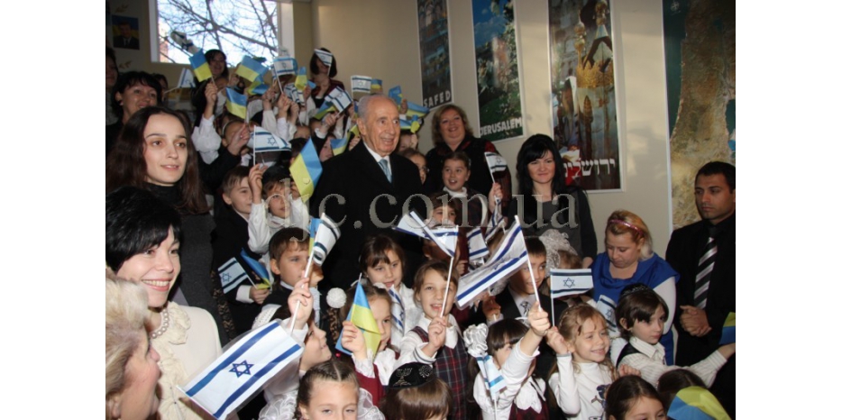 Шимон Перес посетил еврейскую школу Днепропетровска