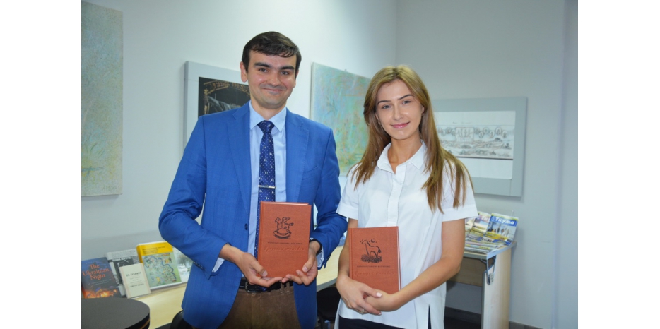 Библиотека Еврейского Музея Днепра получила подарок от Почетного консульства Литвы