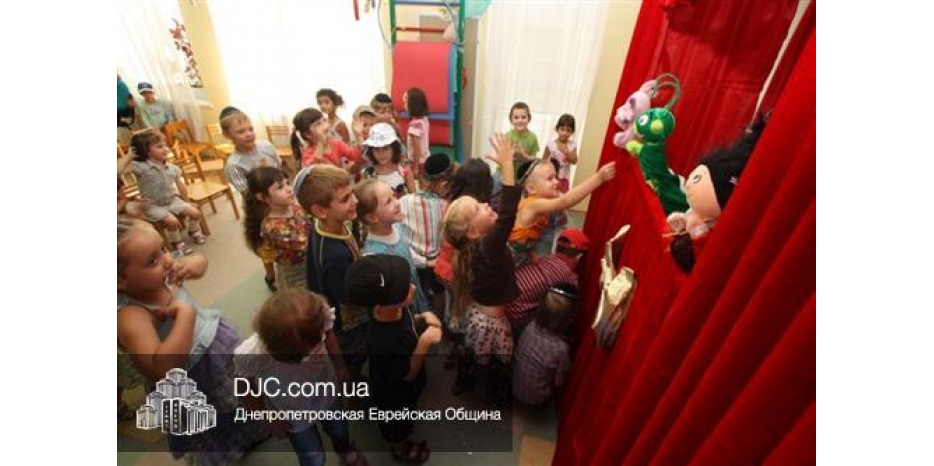 Кукольный театр студии «Волшебник» дал спектакль в «Бейт-циндлихт»