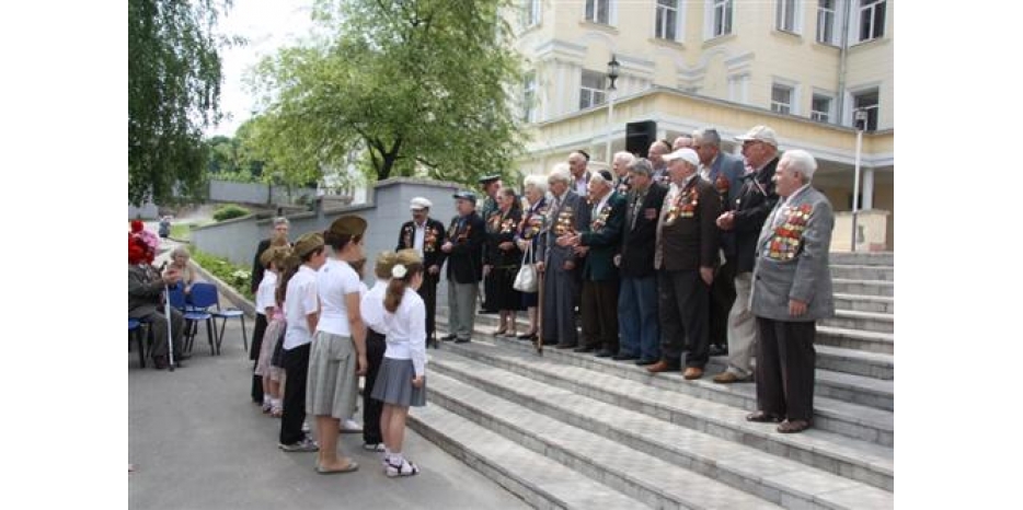 Торжественная церемония в честь Дня Победы в еврейской школе