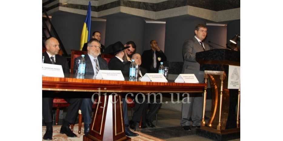 Видео: речь А.Ю.Вилкула на встрече с Шимоном Пересом в синагоге «Золотая Роза»