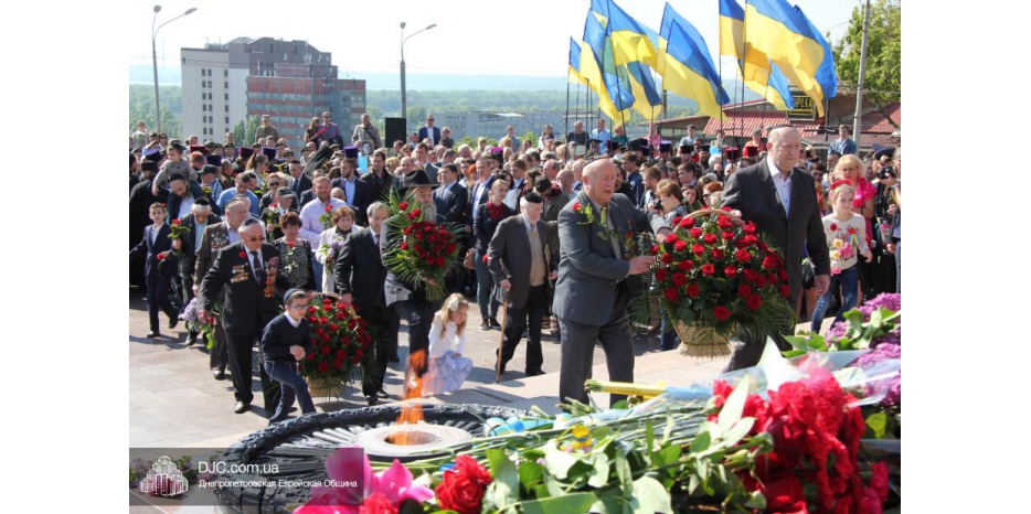Еврейская община приняла участие в торжественном возложении цветов к Монументу Славы