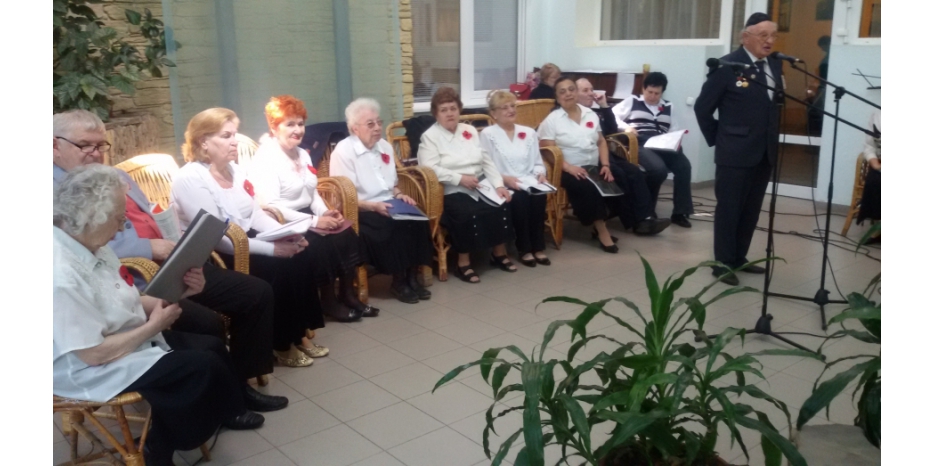 Подарок от Хеседа: хор «СВ» выступил в «Бейт Барух» в честь Дня Победы