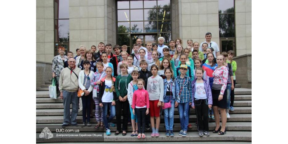 Еврейская община приняла участие в акции «Подари ребенку из АТО мирный день»