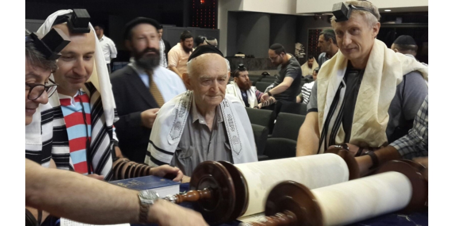 В день 92-летия – алия к Свитку Торы