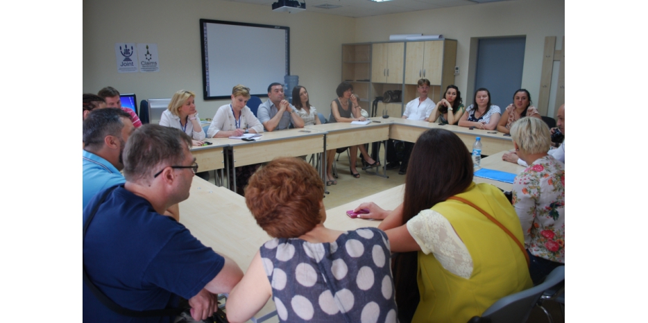 Российские блогеры в рамках проекта «Украина своими глазами» познакомились с еврейской жизнью Днепра