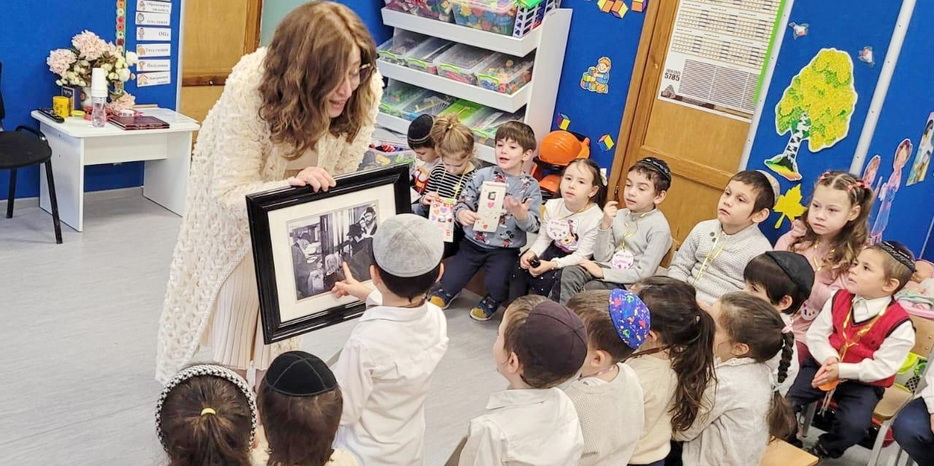 Рош Ходеш Кислев в «Бейт Циндлихт»