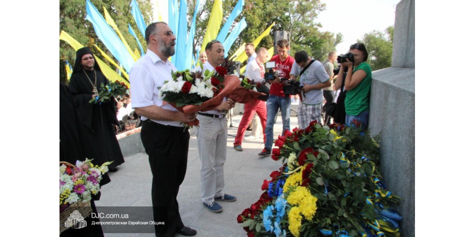 Еврейская община в День независимости возложила цветы к памятнику Т.Г.Шевченко