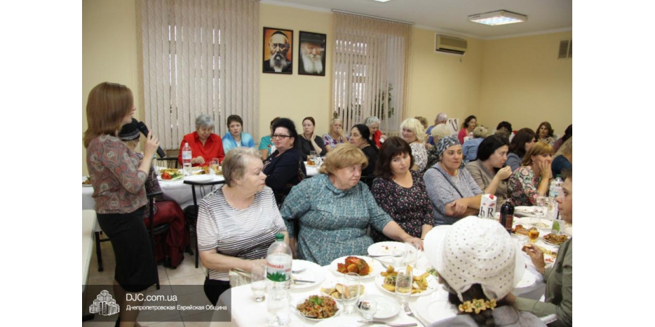 Женский фарбренген в день йорцайта Леви-Ицхака Шнеерсона
