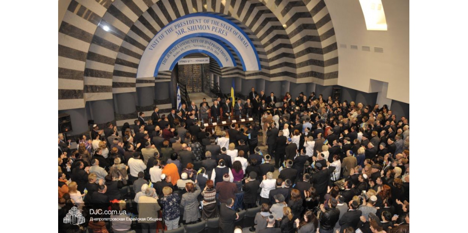 Вспоминая Шимона Переса: визит в синагогу «Золотая Роза»