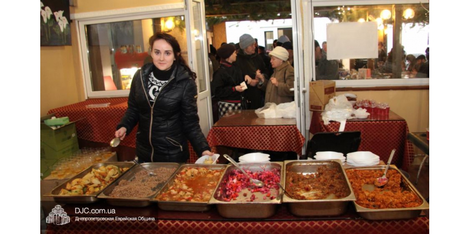 Акция «Счастливый суккот»: выполнил «нетилат лулав» – получил вкусное угощение в сукке