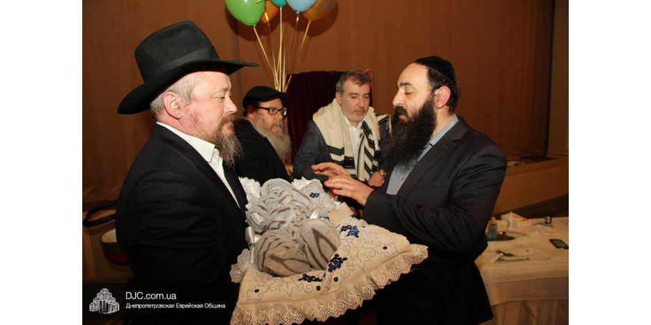 Брит-мила сына Амалии (Аллы) Шариновой и Элиэзера (Виталия) Кругляка!