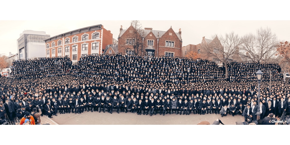 Главное фото года: тысячи раввинов Хабада на одной фотографии