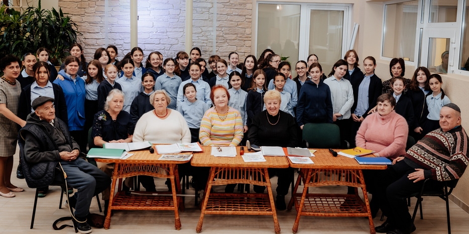 Открытие ханукального сезона 5785 года в Днепре