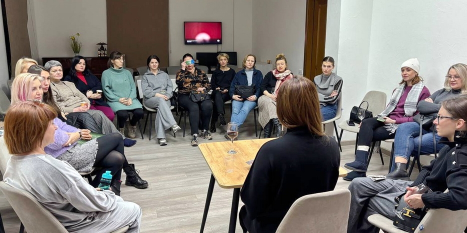 Клуб «Мудрість жінки у світлі Тори» приглашает на встречи два раза в неделю