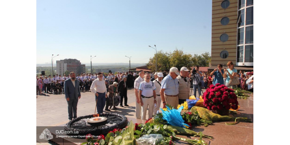Еврейская община приняла участие в возложении цветов в честь 70-тилетия окончания Второй Мировой войны