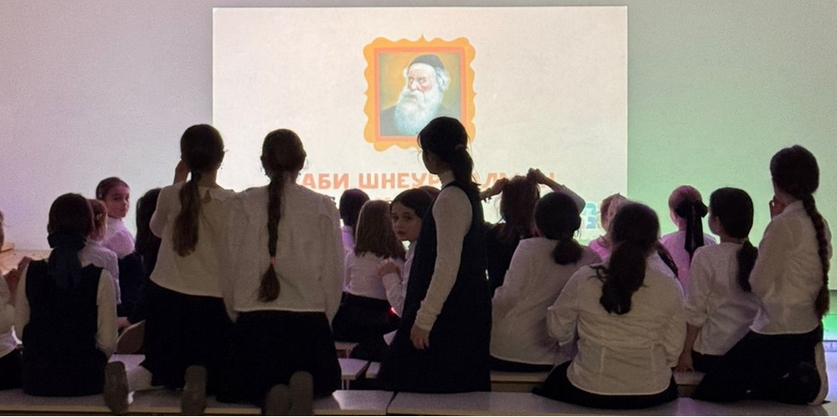 Празднование 19 Кислева для младших воспитанниц махона