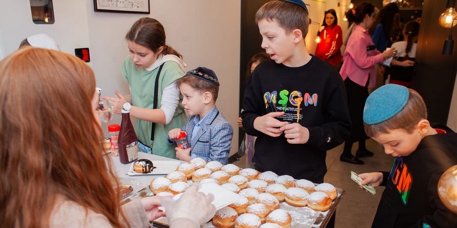 Ханука-5785: праздник в детской программе «Kids»