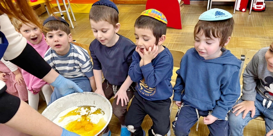 Тема недели в «Бейт Циндлихт» – лехем и мезойнес