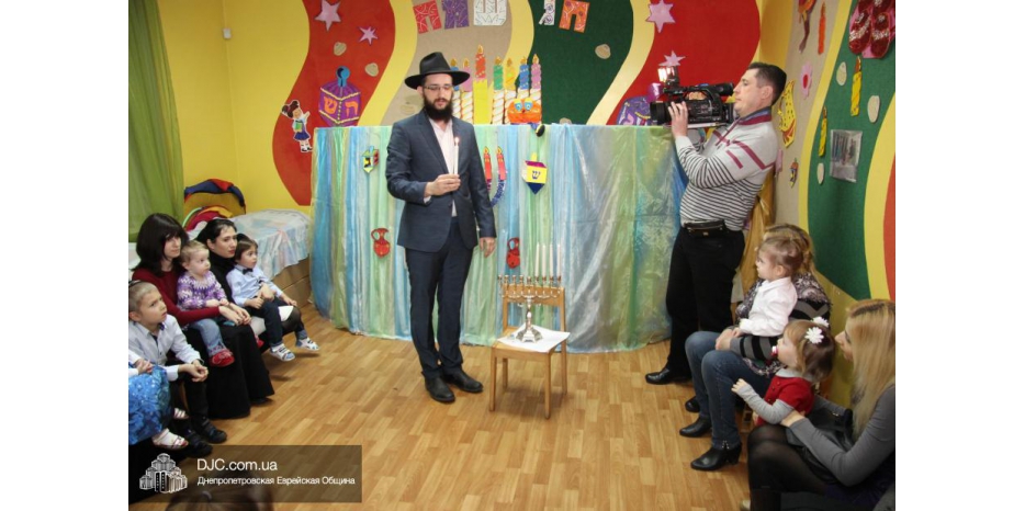 Четвертая свеча: ханукальный праздник в ясельках «Илана»