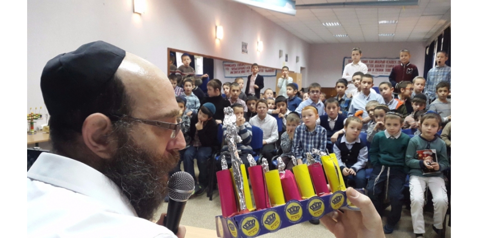 Ханукальная ярмарка в иешиве-ктана