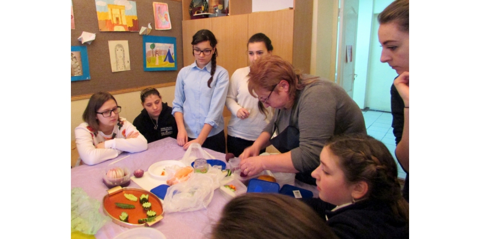 Ту Би Шват в махоне «Бейс Хая-Мушка»